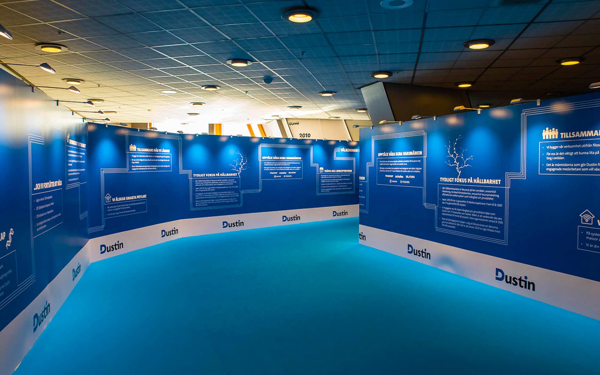 Upplevelsetunnel med printade väggar som entré till event på Globen / Avicii Arena