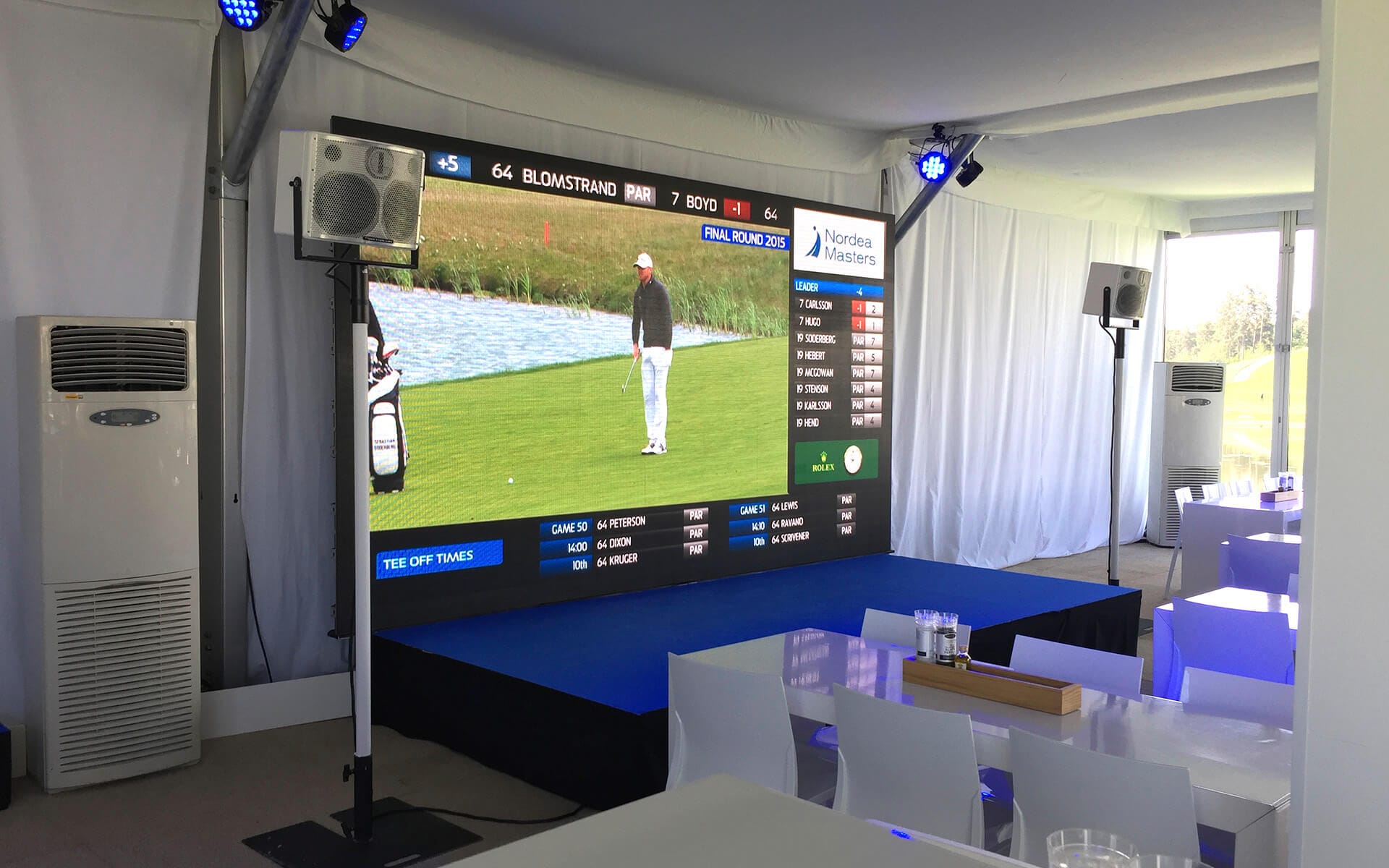 Scen med led-skärm och presentationsteknik till vip tältet på Nordea Masters på Bro Hof golf klubb
