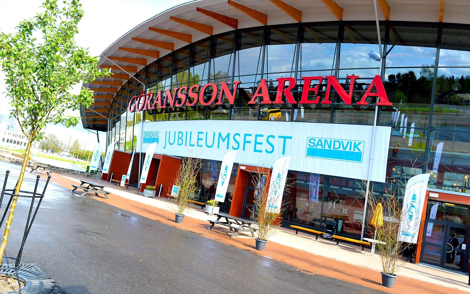 Branding av entré med vepor till företagsevent på Göransson Arena