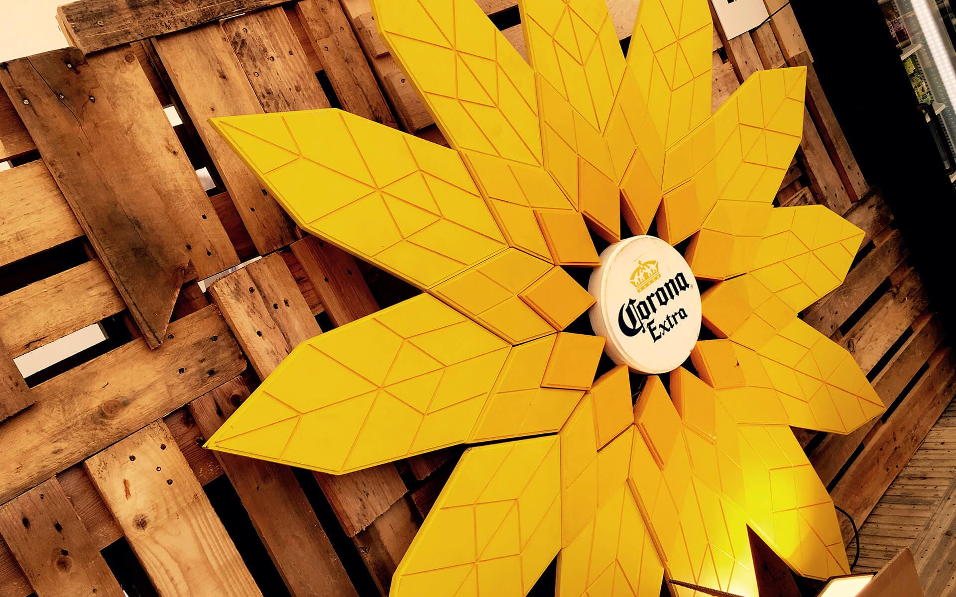 Corona branding till bar på The Weekend Festival i Stockholm