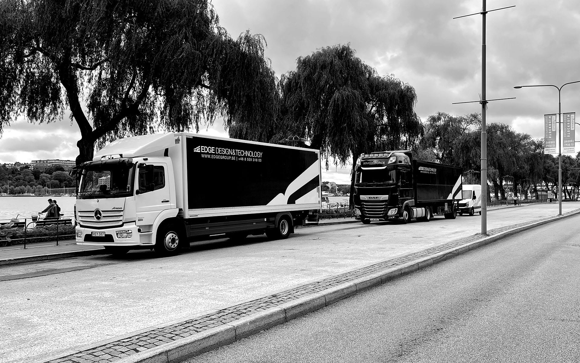 EDGE lastbilar väntar på Norr Mälarstrand för att lasta av till Stadshuset